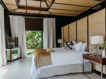 6 Bedroom Villa