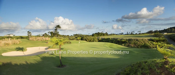 Superbe terrain de 4 250 m² à Avalon Golf Estate – vue et nature garanties avec du potentiel