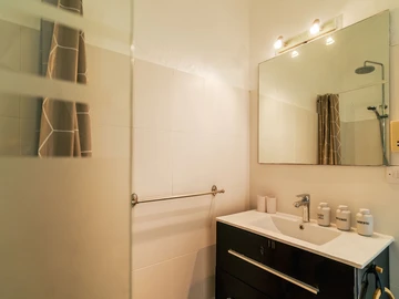 2 Bedroom Townhouse, Duplex