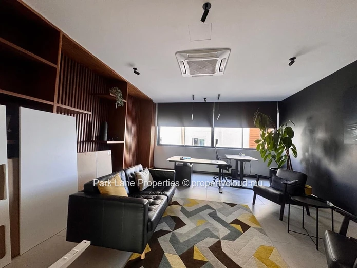 Opportunité de bureaux premium avec vue sur La Tourelle et Le Rempart