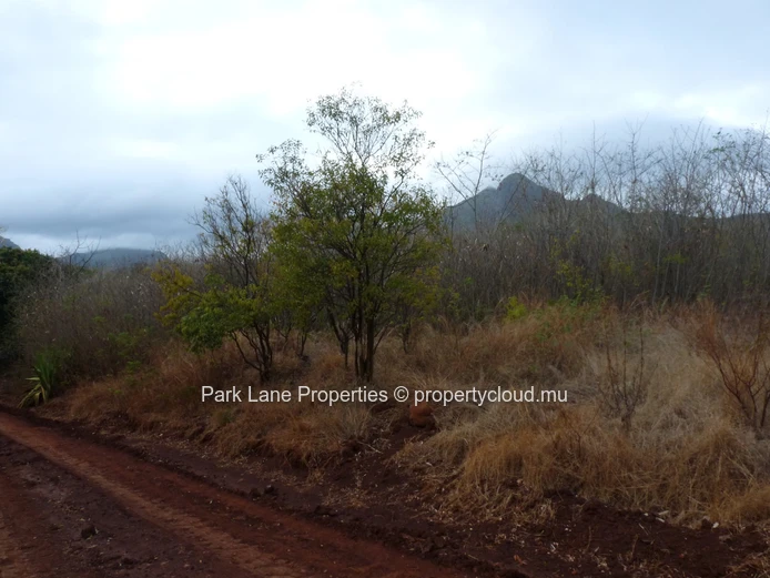 Large plot of land with great developing potential!