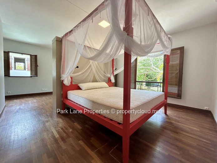 Villa Charmante de Style Colonial avec Cottage d’Invités dans le Domaine Exclusif de Bon Espoir