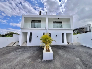 4 Bedroom Townhouse, Duplex