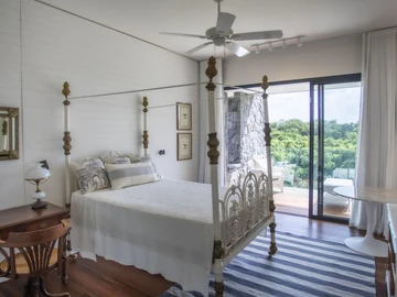5 Bedroom Villa