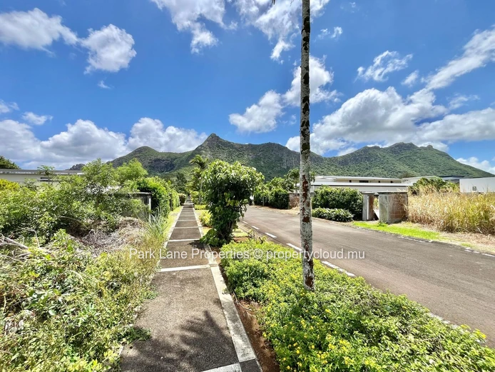 A Prime Residential Plot in the Heart of Moka’s Thriving Landscape