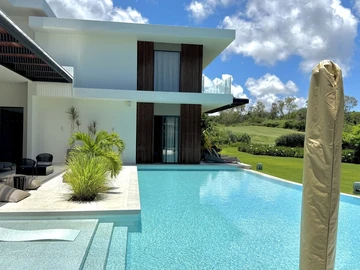 5 Bedroom Villa