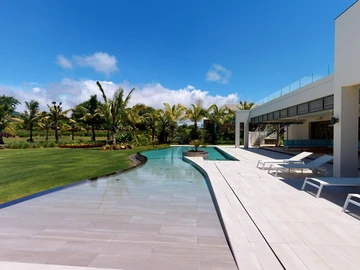 4 Bedroom Villa