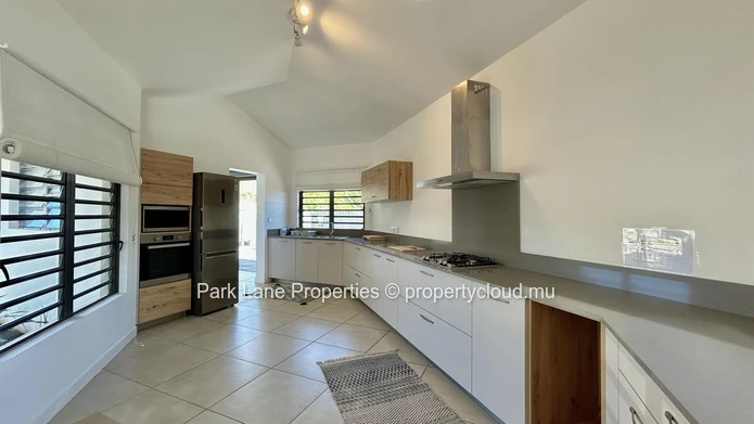 Charming 3-Bedroom Home with Garden, Pool & Mountain Views in Secure Estate