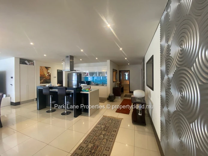 Furnished and equipped apartment in a prestigious complex in Grand Bay