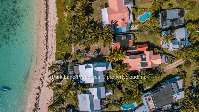 Charmante maison familiale à quelques pas de la plage, avec vue mer partielle et accès direct (Mandat exclusif)