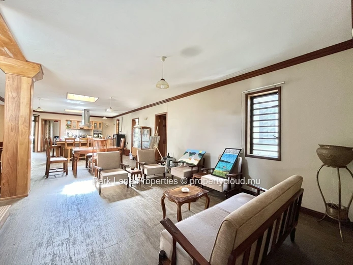 Exceptional House of 4-Bedroom for Sale in Moka 