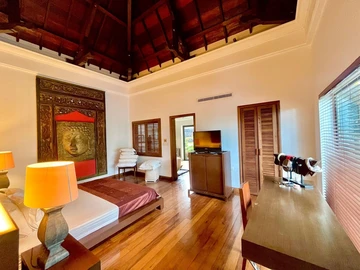 7 Bedroom Villa