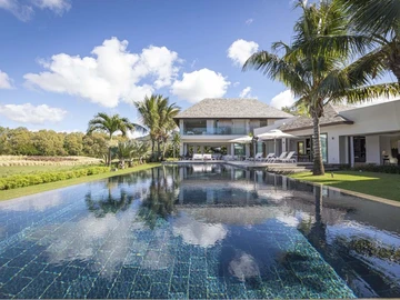 5 Bedroom Villa