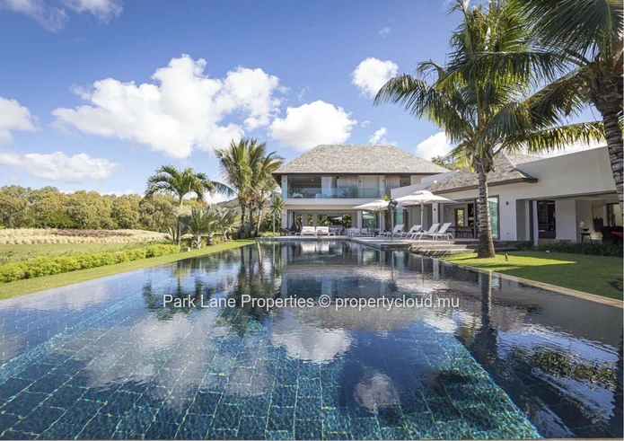 An exclusive 5-bedroom IRS property, nestled within one of the most prestigious residential and golfing estates in Ma...