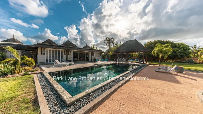 Single-storey luxury villa within the Tamarina Golf Estate, Tamarin