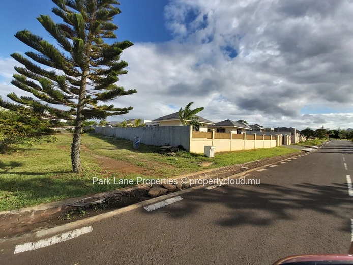 Residential land in private estate Royal Gardens in Pamplemousses