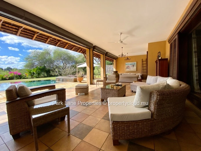 Villa somptueuse avec vue sur golf