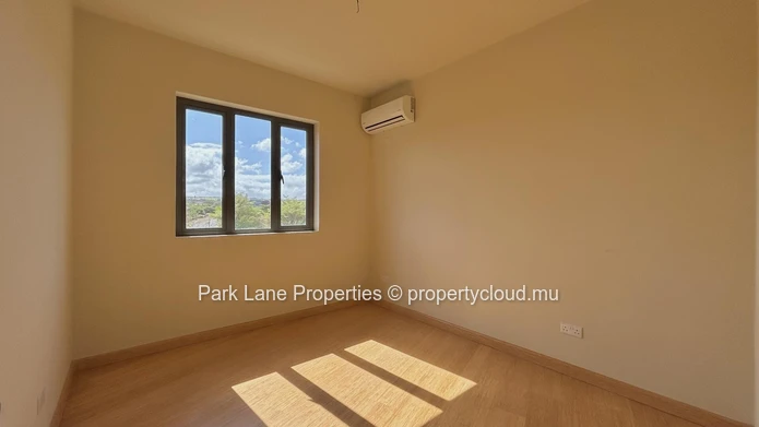 Modern 3-Bedroom Apartment with Rooftop Terrace and Sea Views – West Coast