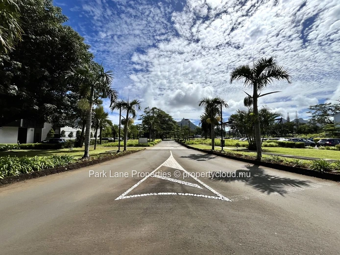 Prime office space for sale in Vivea Business Park, Signature North