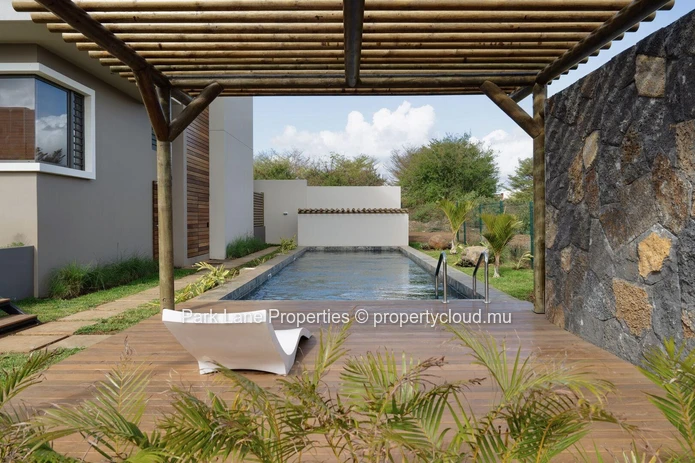 Beautifully furnished 3-Bedroom Apartment With Great Views