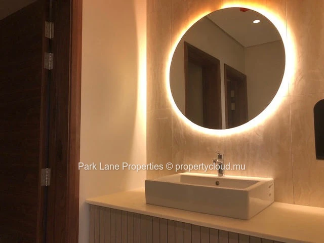 Building for office spaces in Ebene