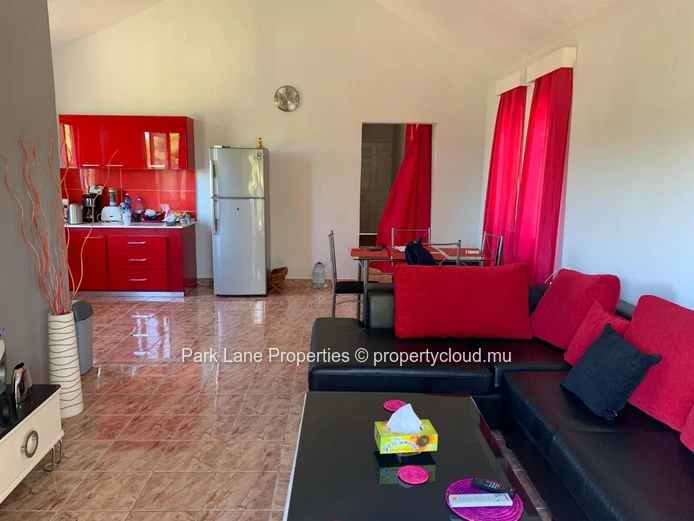 Complex of 6 apartments