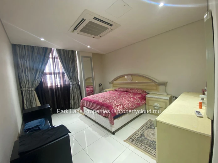 Furnished and equipped apartment in a prestigious complex in Grand Bay