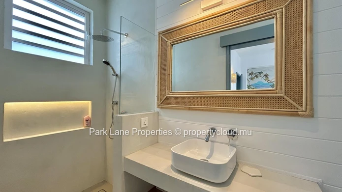 Stylish Beachfront Villa in Tamarin – Perched above the Sea