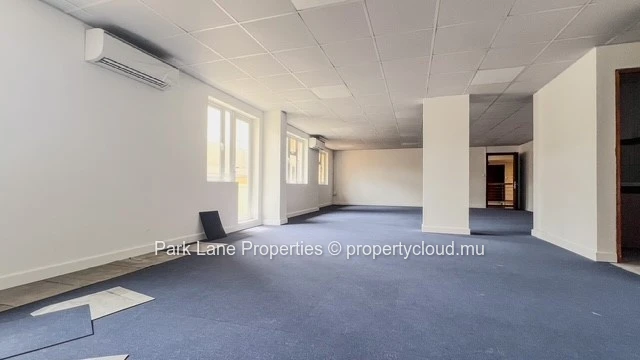 Spacious office space of 130 m2 in Central Quatre Bornes