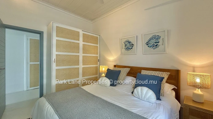 Stylish Beachfront Villa in Tamarin – Perched above the Sea