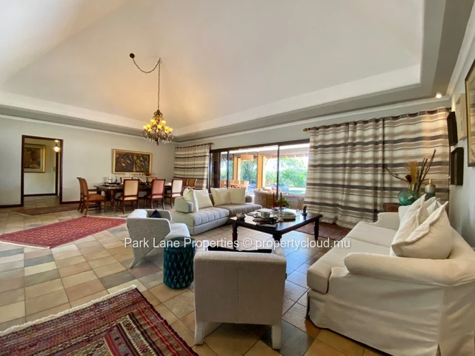 Villa somptueuse avec vue sur golf