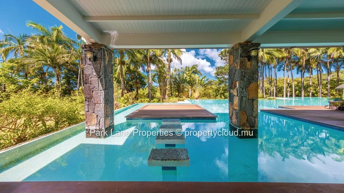 Exquisite Colonial Estate in the Heart of Chamarel’s Lush Mountains