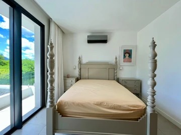 5 Bedroom Villa
