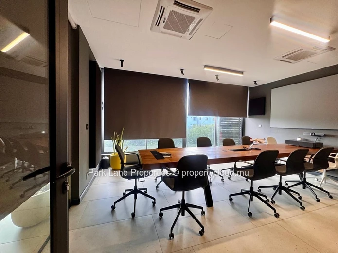Opportunité de bureaux premium avec vue sur La Tourelle et Le Rempart