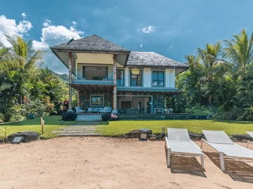 5 Bedroom Villa