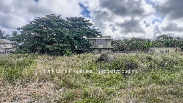 Rare and exclusive absolute beachfront land with direct ocean access - 1.90 arpents - Le Bouchon