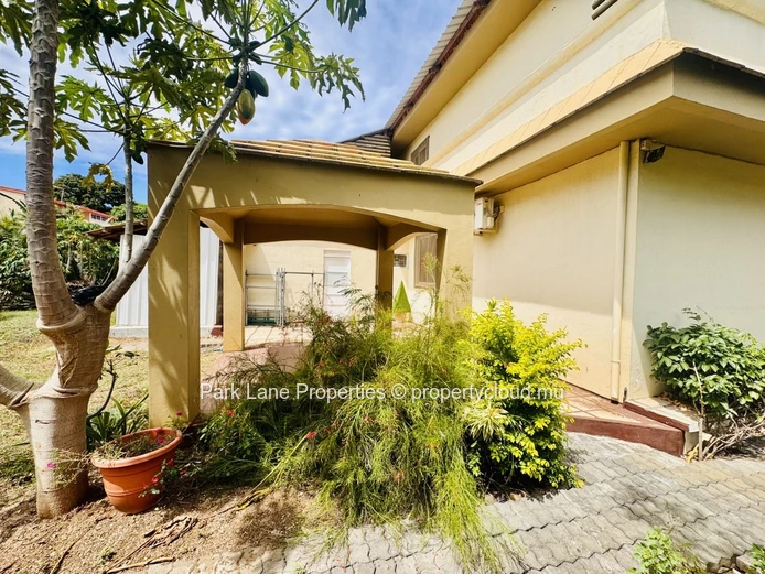 Cosy family home with jacuzzi and spacious terrace
