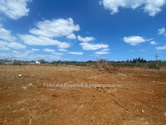 Nice plot of land in a gated morcellement 