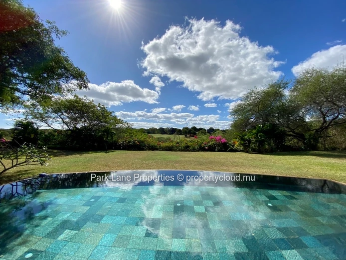 Villa somptueuse avec vue sur golf