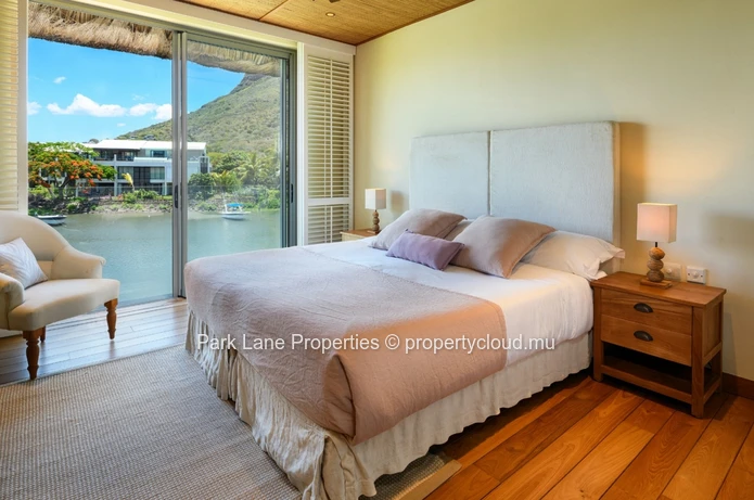 Luxury 5 bedroom marina villa with access and sea views in Mauritius  