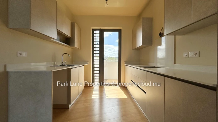 Modern 3-Bedroom Apartment with Rooftop Terrace and Sea Views – West Coast