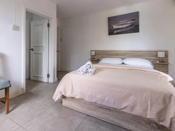 8 Bedroom House