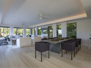 5 Bedroom Villa
