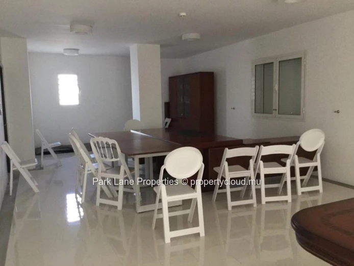 Office with exceptional visibility in Beau Bassin