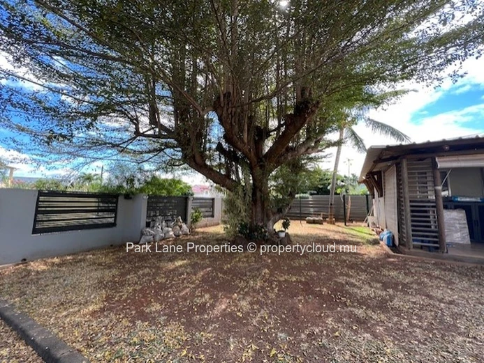 Cozy modern 3-bedroom oasis for sale in Tamarin