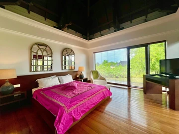 7 Bedroom Villa