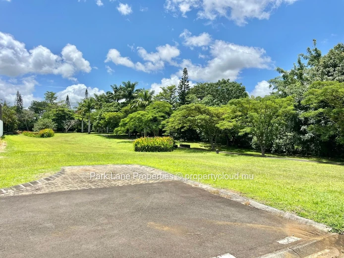 A Prime Residential Plot in the Heart of Moka’s Thriving Landscape