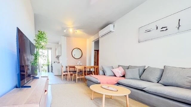 Elegant apartment in a newly built residence with pool & mountain views in Flic en Flac