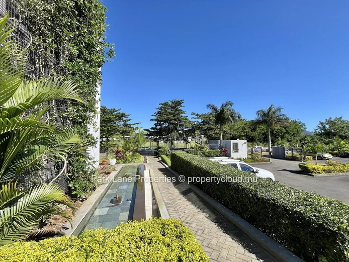 Prime standalone commercial building  in Trianon, Mauritius – High rental yield