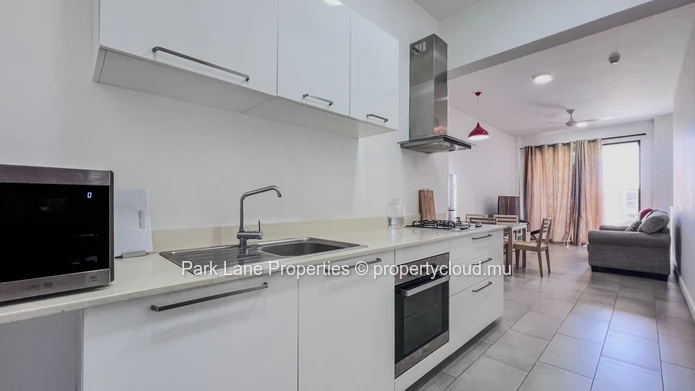 Modern 2-Bedroom Apartment with Parking, Ideally Located Near CyberCity
